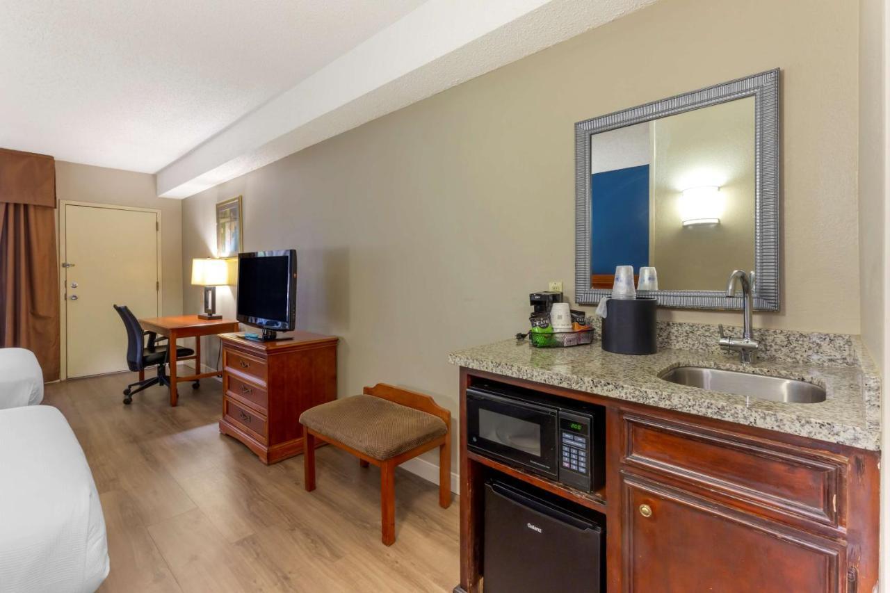 Best Western Plus Cary - Nc State Dış mekan fotoğraf